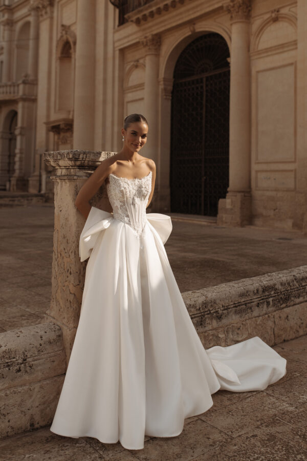 Elegant Basque Waist Lace and Satin A-line Wedding Dress